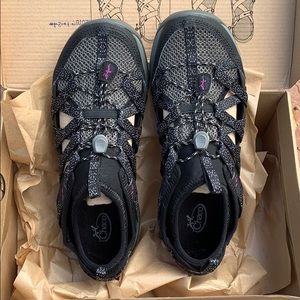 Chaco OutCross Evo 1 Sz 8.5 New In Box!
